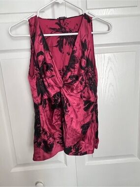 Ann Taylor Fuchsia and Black Floral V-Neck Twist Front Tank